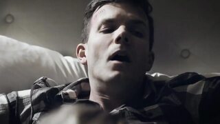 Milf′s helping hand4vyVhRx