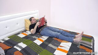 Horny girlfriend Chose Fucking Over English Lessons