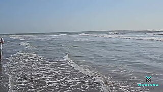 Colombian beach bummer: Brunette cutie splashes in cum-filled tsunami