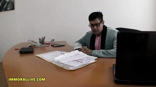 Petite college cheerleader Elle Rose seduces teacher