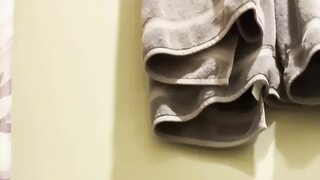 Spreading My Pussy Rubbing My Clit Squirting Orgasms