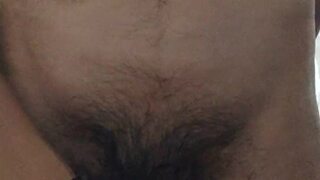 ME DIVIERTO UN RATO CON EL PENE