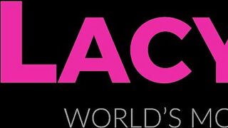 Buxom British MILF诱捕偷窥者并让他满足她