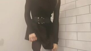 Miss Alice Masturbate