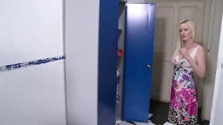 Hot blonde and brunette girls does fucking and sucking with huge cocks