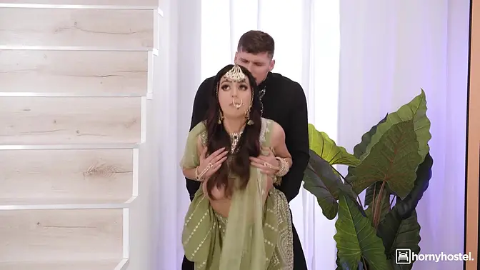 Aaliyah & Yasmina: Reverse Cowgirl & Cowgirl Orgasm