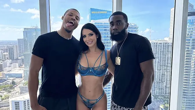 Alexa Payne and friends chat and flirt, big boobs on display