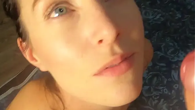 Alicia's Beauty Unleashed: Amateur GF Gags on UnCut Cock