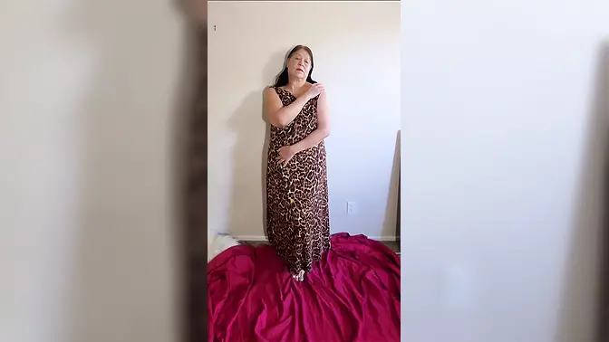 Allergic Girl chokes on chocolate while giving head