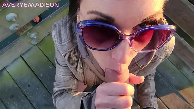 Amateur babe performs public cumwalk with flashing