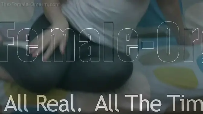 Amateur babe plays with magic wand and has a real orgasm on the couch