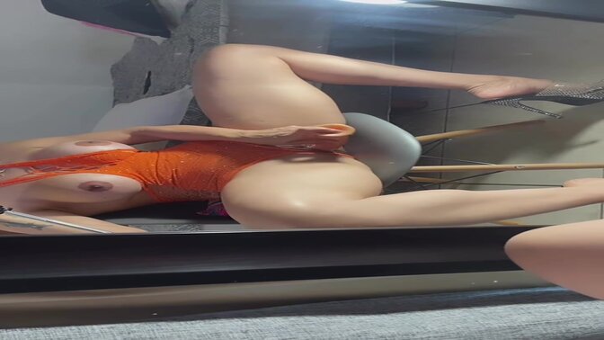 Amateur babe squirts during anal sex with big clit