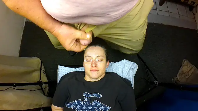 Amateur babe takes huge cum loads on her face