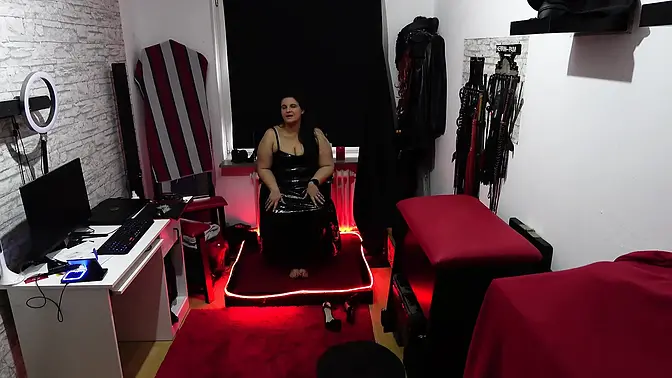 Amateur BDSM slave gets punished with feet worship and tail torment