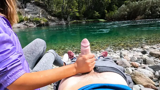 Amateur couple sucks and fucks big cock on the beach