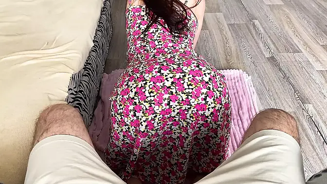 Amateur GF deep-throats her hunk's big cock