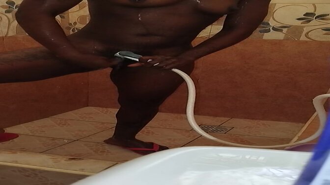 Amateur GF with a hairy chest and big ass gets it on in French