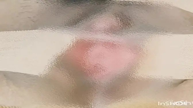 Amateur girl gets electrified orgasm from clitoral toy