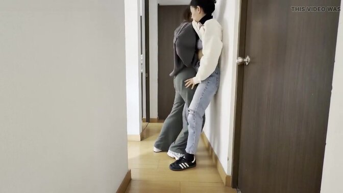 Amateur girlfriend and friend have hot lesbian session