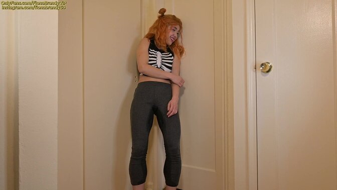 Amateur girlfriend pees herself after being locked out of the toilet