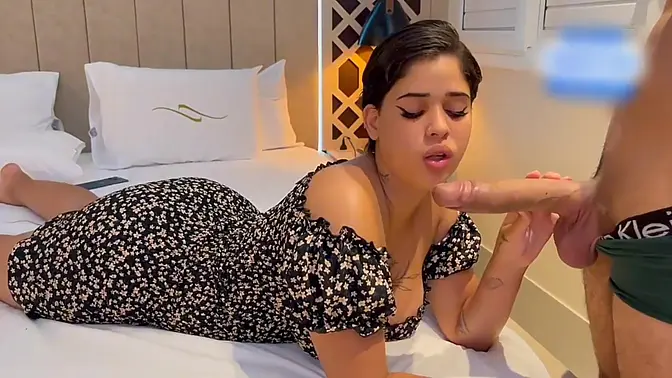 Amateur Latina GF moans under big cock in doggystyle & missionary