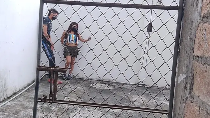 Amateur MILF shows hubby her nice ass for fucking