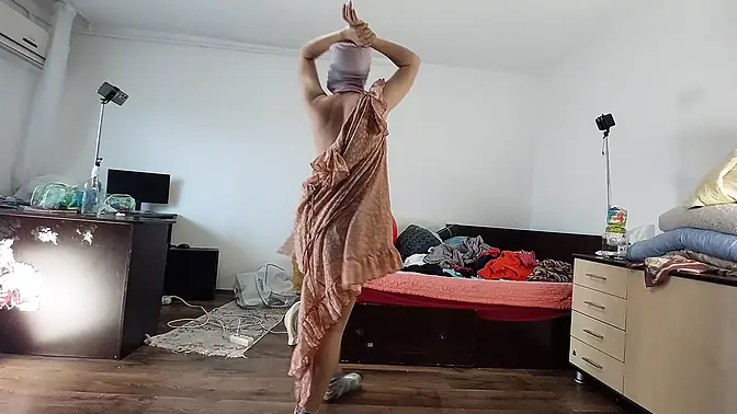 Amateur MILF tries on clothes and cuts them with biggest ass and hairy body