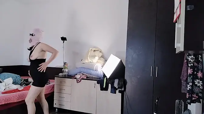 Amateur wife dances naked, cuts clothes and gives sloppy blowjob