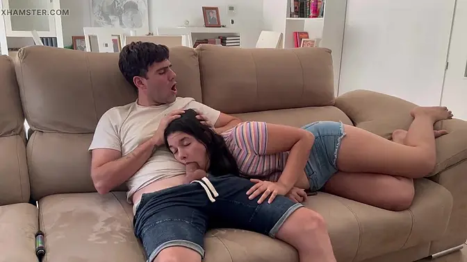 Amateur wife gives hot blowjob on a date