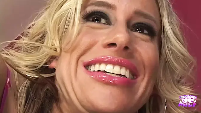 American blonde sex bomb oils up her ass and gives the best blowjob ever