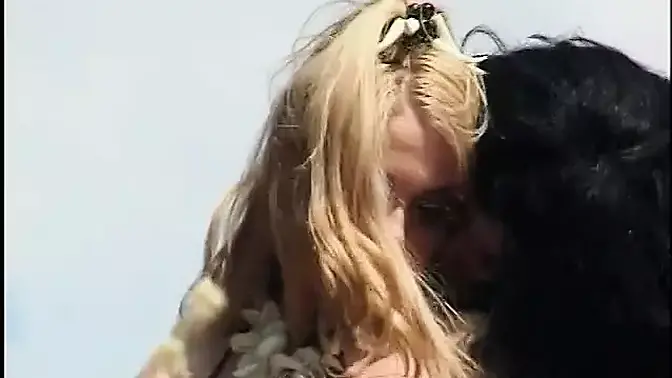 American star gives raunchy blowjob to uncivilized fuckers