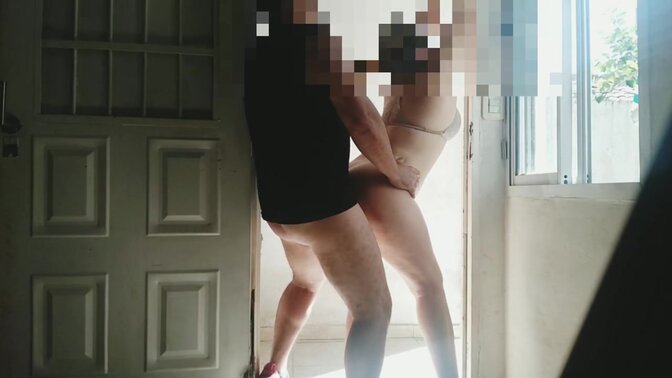 Argentina couple has steamy public sex on doorstep