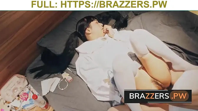 Asian beauty seduces and fucks her neighbor