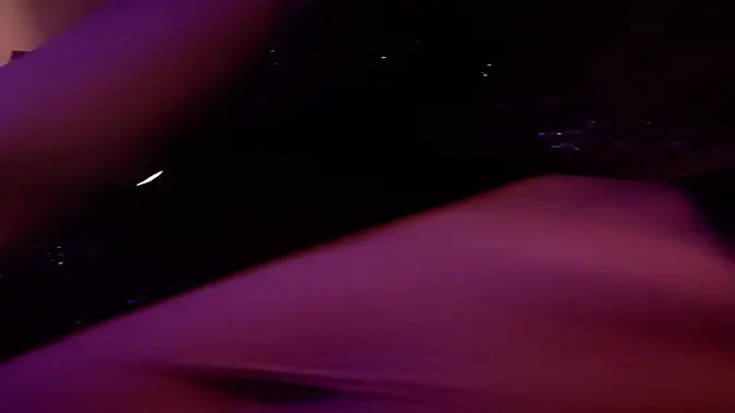 Asian stripper Destiny Mae teases with twerking dance