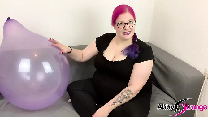 Big balloon-loving goth MILF sucks and rides