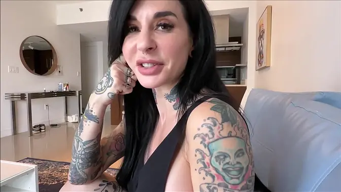 Big Cock MILF Gives Goth Babe a Creampie