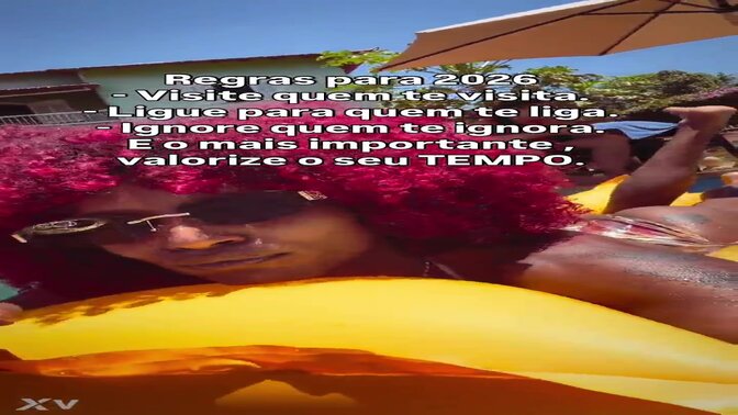 Black GF shows off her sexy booty in a bikini