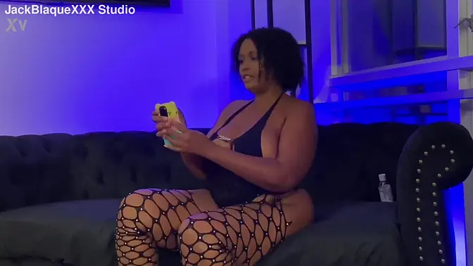 Black pornstar Imani gets BBC in her curvy ass