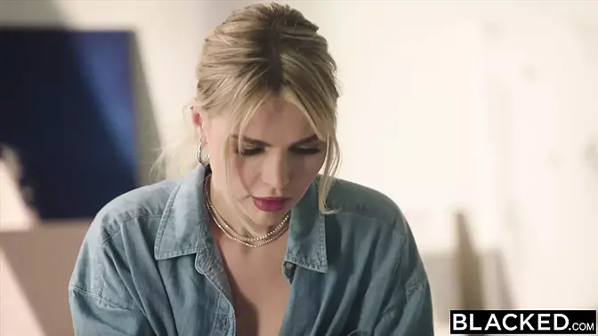 BLACKED Scorned Lika Shows Cheater Hubby What He's Missing