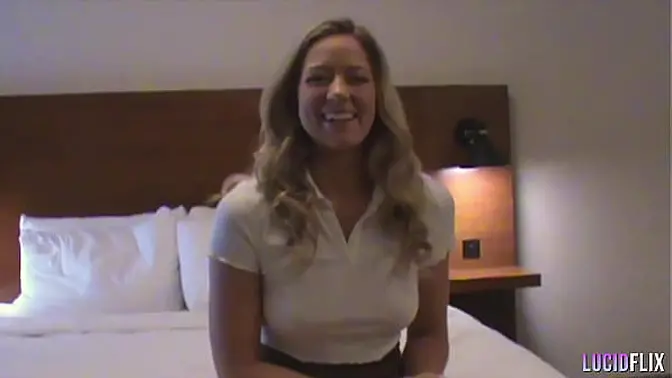 Blonde amateur River Lynn deepthroats and gets doggystyle fucked