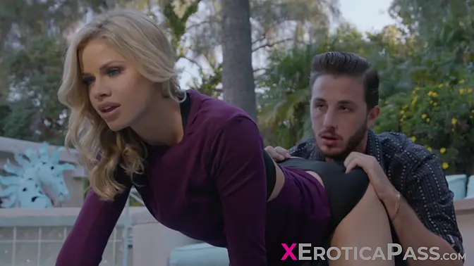 Blonde bombshell Jessa Rhodes deepthroats and rides cock