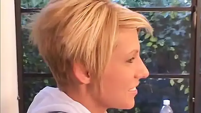 Blonde hottie eats pussy and rides big dick