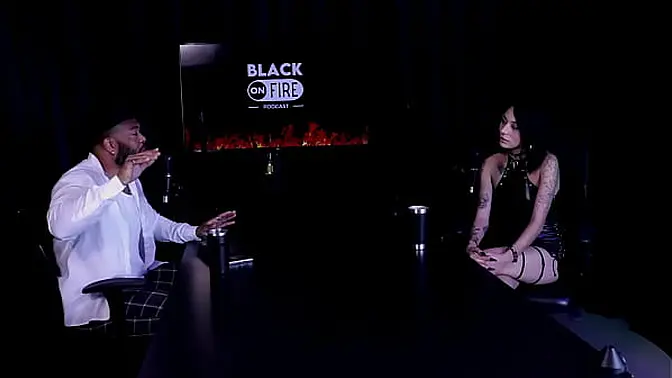 Blonde Latina's sensual massage turns into a handjob for her black boyfriend