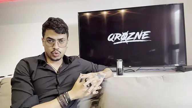 Brazilian beauty preps for deepthroat in tutorial