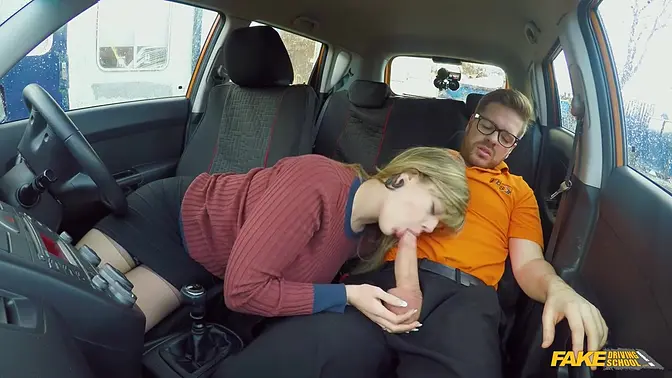 Brit babe gets her big tits bounced while giving a blowjob