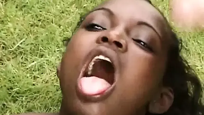 British Black Teen Laila Gates gets double penetration