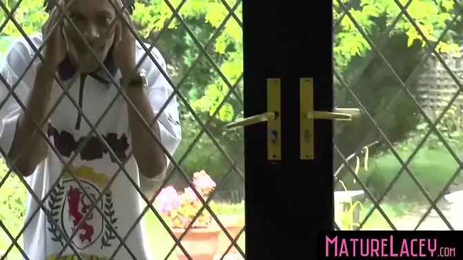 British MILF Lacey Starr takes big BBC in group sex