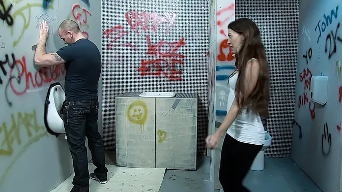 British old girl gets banged in the bathroom