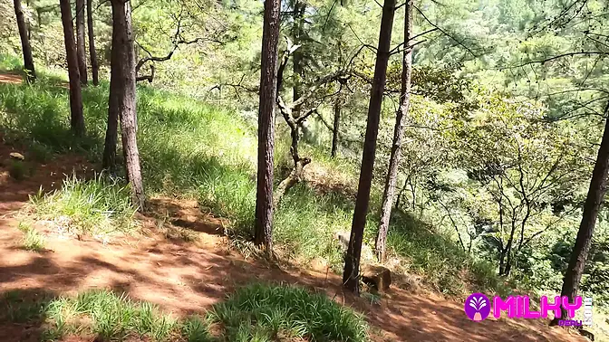 Broke-up babe Lia Ponce earns cash and sucks biggest cock