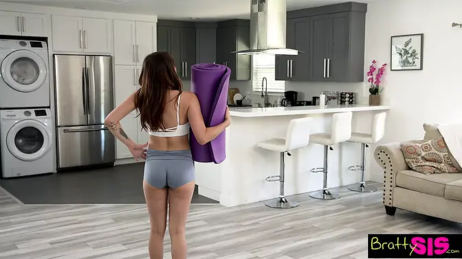 Brunette sis in yoga pants shows off camel toe and gives horny blowjob